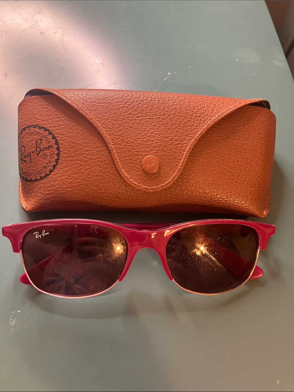 Magenta Pink Ray-ban sunglasses with classic case scratched need new lenses